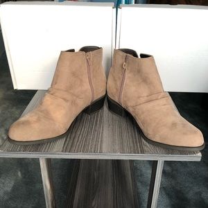 Side V Cutout Booties